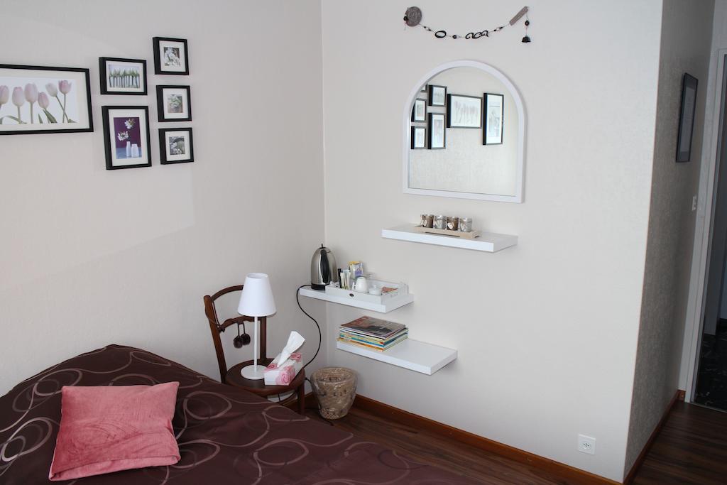 Les Petites Chambres De La Bleue Maison Coeuve Zimmer foto